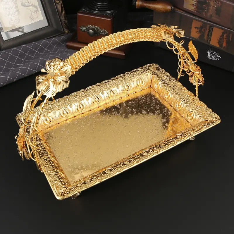 Elegant Metal Handheld Storage Basket, Vegetable Storage Basket, Fruit Basket Snack Tray Food Platter, High-End Court Style Kitchen Dining Decorative Dish, Scalloped Basket Trays