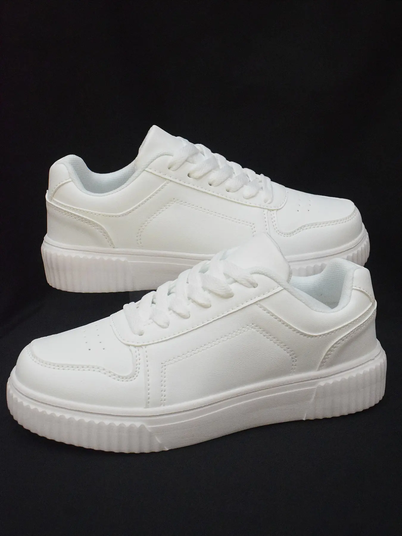 Stylish Classic Casual Sneakers for Men, Women & Kids, Ideal for School, Skateboarding, and Everyday Comfort