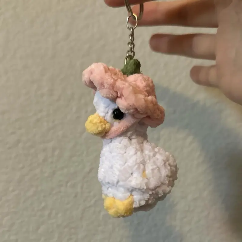 Ducking with bonnet keychain