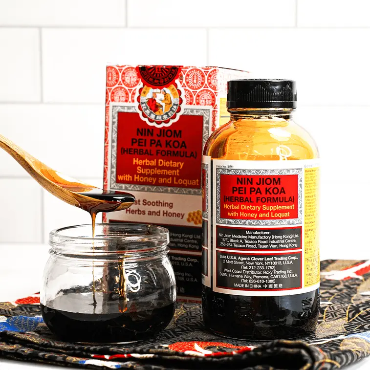 Nin Jiom Honey and Loquat Sore Throat Syrup 10 oz - Chinese Cough Syrup, Natural Herbal Remedy Supplement with Honey And Loquat Sweet Flavor