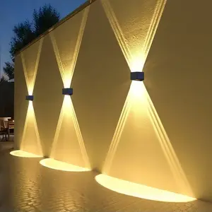 Solar LED Wall Light with Adjustable Illumination Range, Up and Down Lighting Style for Outdoor Garden and Patio Decoration, Modern Villa Landscape Accent Lighting, Outdoor Patio Lights