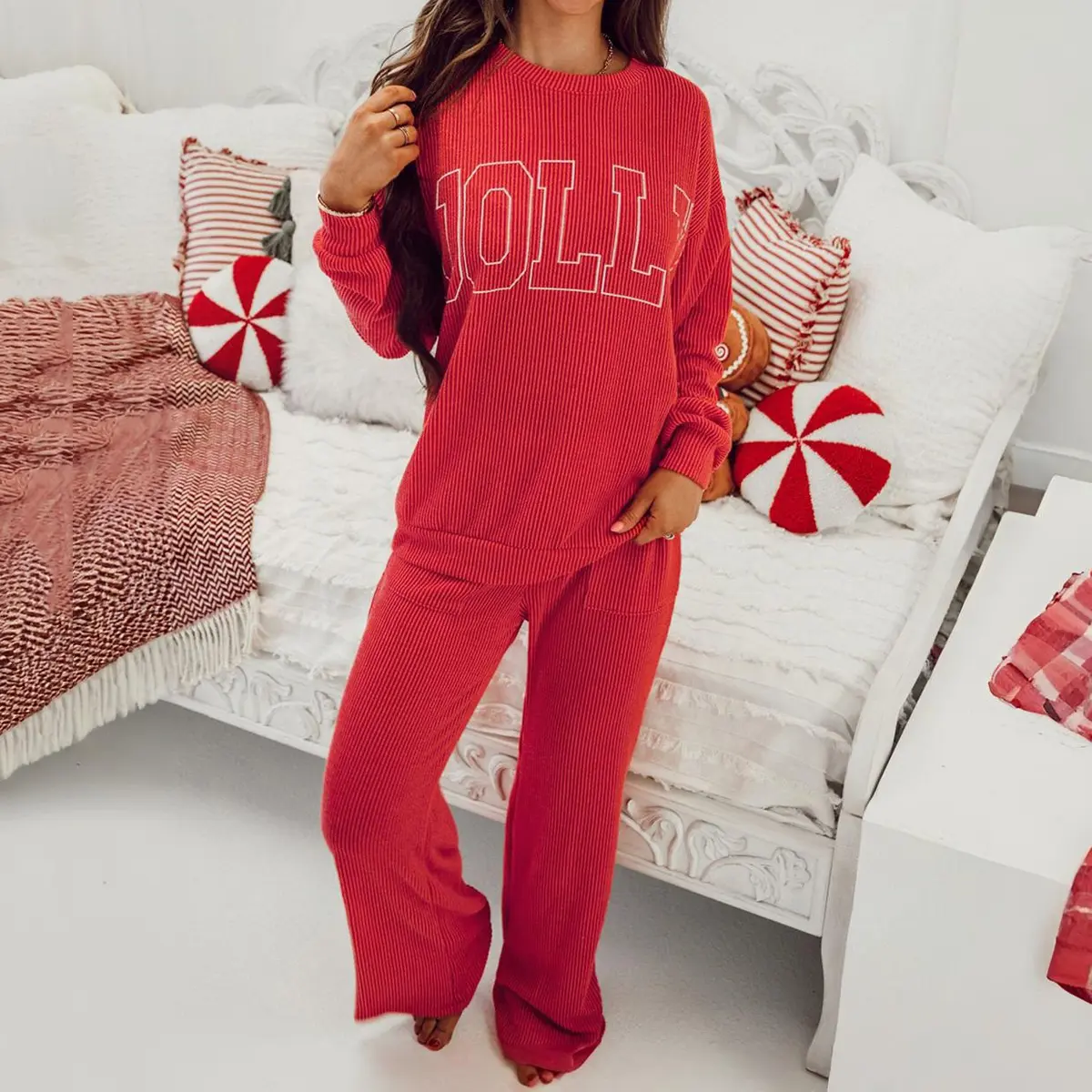 Women's 2-Piece Lady Blouse Shorts Set - Red Crew Neck Elastic Mix Soft Blend, MERRY Graphic Longsleeve, Pocketed Shorts, Casual Chic Christmas Festive Loungewear, Pajama Set for Relaxed Lounging, Machine Safe, Longsleeves, Matching Clothing Set