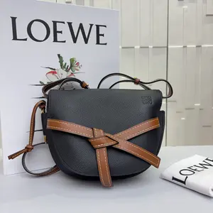Pre-owned Loewe Leather Shoulder Bags 10.24'' R2509 Shoulder Bag C13344010980 0114 T1 Chloe