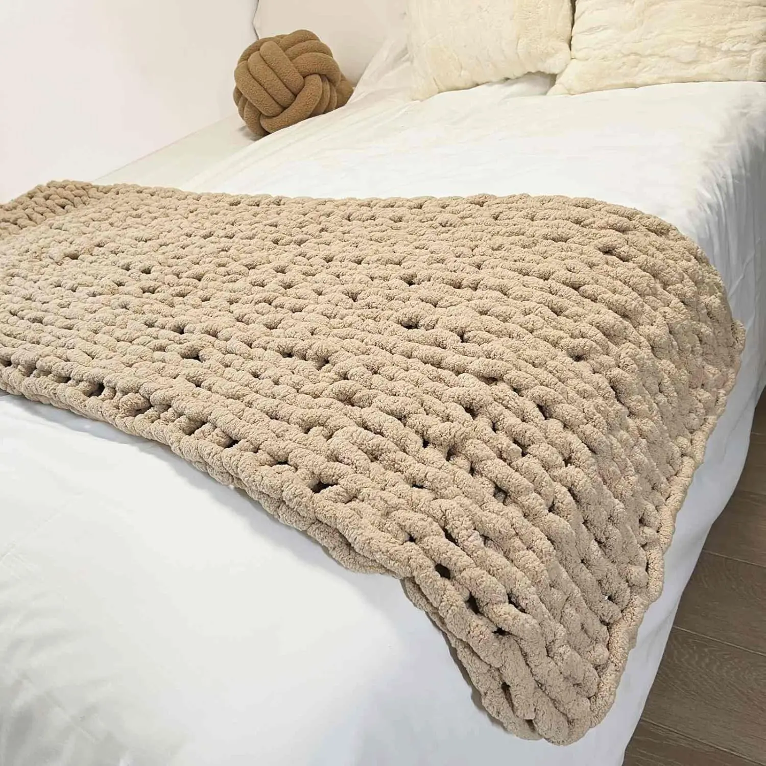 Chunky Knit Blanket Throw 40"x60", Chenille Throw Blankets, Handmade Warm & Cozy Blanket Couch Bed Home Decor, Soft Breathable Fleece Banket, Christmas for Couch Bed Sofa   (Tan)