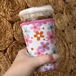 Iced Drink Sleeve - Pastel Daisy