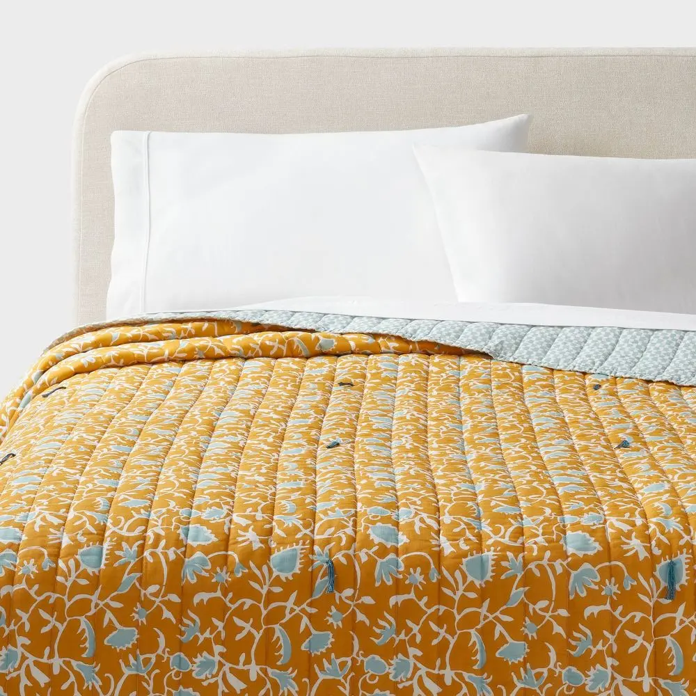 Threshold Earthy Vines Cotton Quilt, Vibrant Floral Design, Machine Washable, Queen Size Bedding Linen, Full/Queen