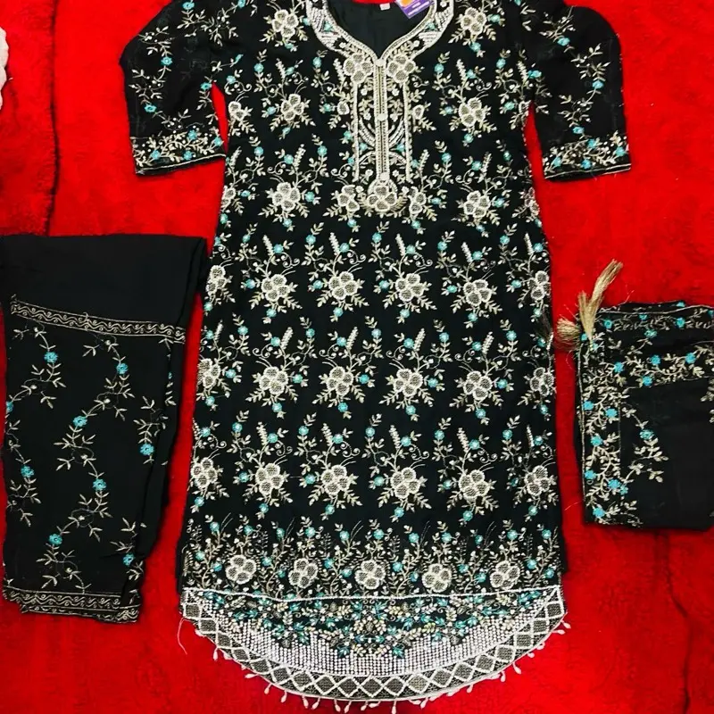Pakistani 3 Piece Suit with Plain Black and Floral Design, Suitable for Various Occasions
