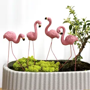 4-Piece Love Flamingo Outdoor Garden Decorations, Resin Sculptures, Resin Statue, Creative Resin Craft Insertions, Perfect Valentine's Day Gift, Unique Gardening Accessories