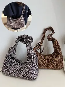 Leopard print large-capacity commuter shoulder bag, new autumn and winter casual bag, zippered personalized handbag, lightweight and stylish, Casual crossbody bags. Long strap adjustable for crossbody wear
