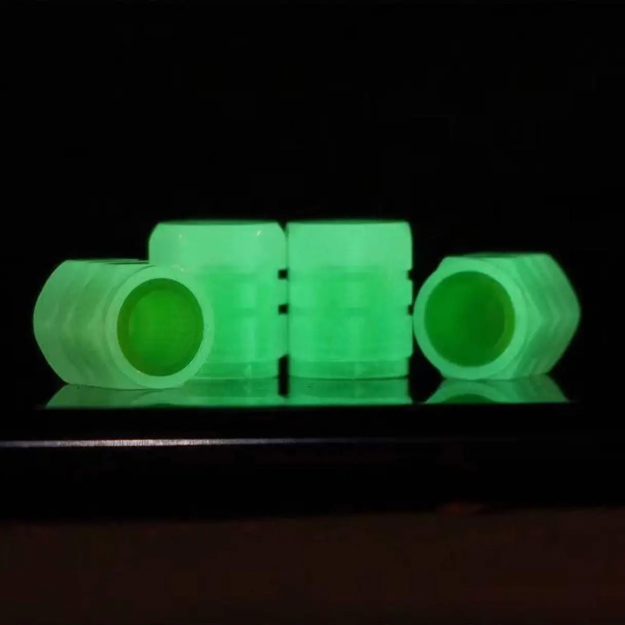4 UDS/set luminous valve plugs, tire valve plugs, car lights, motorcycle, bicycle tires, decorated with luminous valve plugs, Car Tire Caps