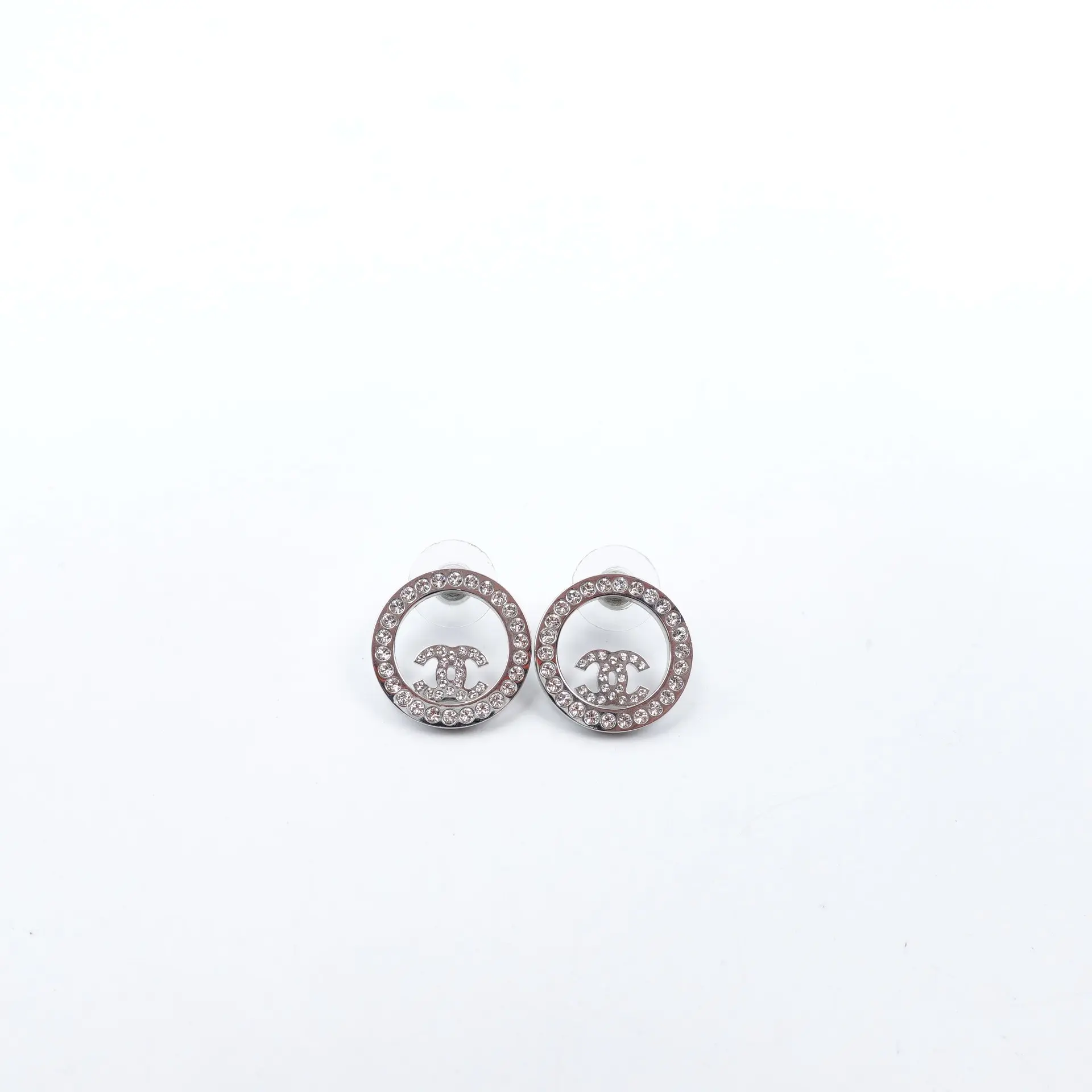 Pre-owned Chanel CC Silver Tone Diamond Earrings T10421391