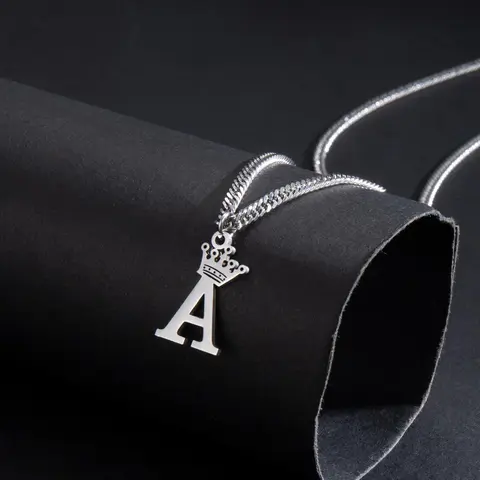 Simple Letter Detail Crown Decor Pendant Necklace Initial for Men & Women, Casual Matching Necklace Jewelry for Teens Gift, Classic Fashion Accessories for Daily Wear, Letters Necklace, Accessory Necklace, Alphabet Detail Pendant, Casual Style Necklaces