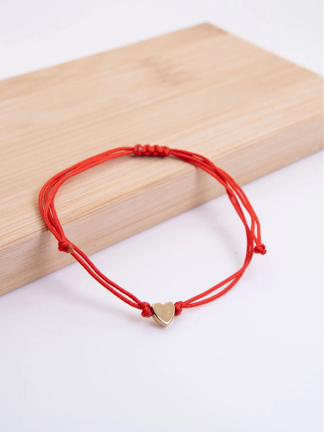 Unisex Fit Silk Thread Charms Bracelet - Small Heart Charm, 0.04 oz Lightweight, Adjustable Small-Medium, Casual Fashion Costume Jewelry Accessories (Multiple Colors)