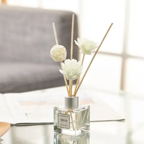 1pc 50ml/1.69oz Artificial Flower Reed Diffuser, Scented Fragrance Oil Diffuser, Home Fragrance Products, Clear Air, Long-Lasting Fragrance, Perfect For Homes, Offices, Hotels, With Fragrances Gardenia, Jasmine, Lavender