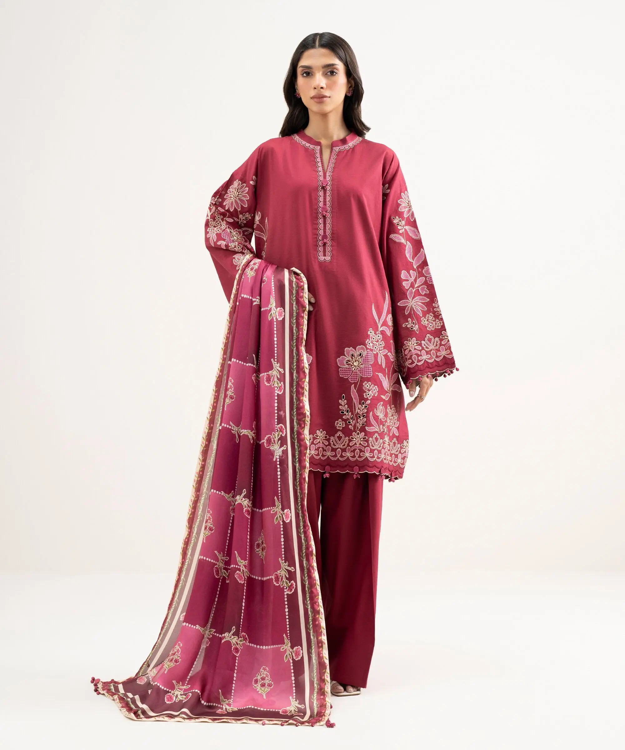 Sapphire Stitched Textured Lawn 3 Piece U3PE-SGS26V3-52 J(49&50)