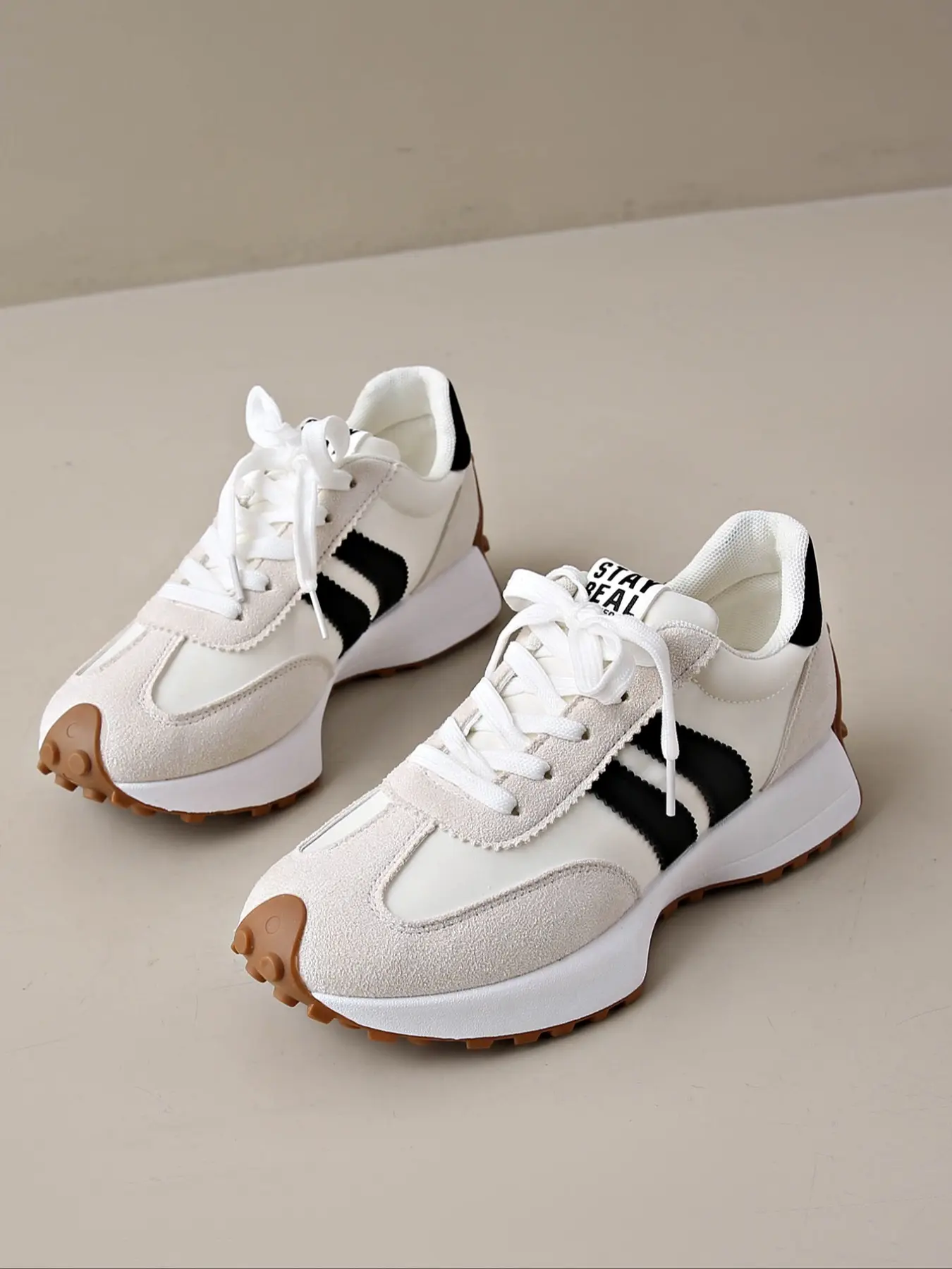 Women's Classic Sneakers, Comfortable & Durable Design, Minimalist Running Shoes, Lightweight Athletic Running Shoes for Daily Casual & Sports Wear