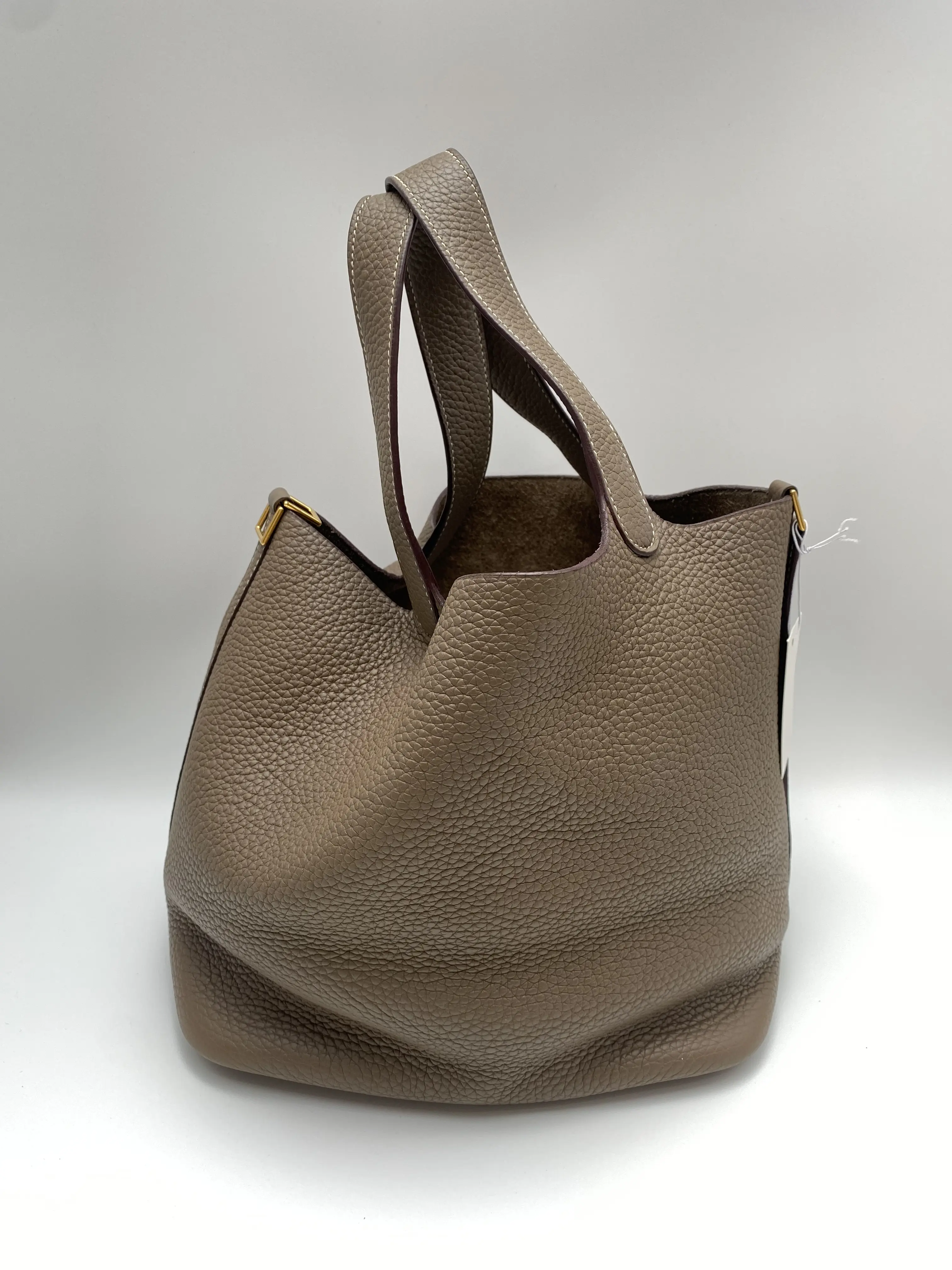 Pre-owned HERMÈS Picotin Lock 22 Taurillon Clemence Etoupe Gold Hardware Bucket Bag