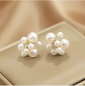 Cluster Pearl Stud Earrings,Sparkling Cubic Zirconia Pearl Statement Earrings,Aesthetic Personalized White Bead Ear Accessories for Bridesmaid