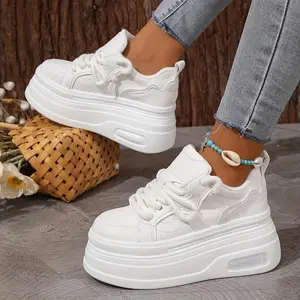 Women’s trendy platform sneakers, height-boosting lace-up low-top skate shoes, stylish air-cushion wedge trainers
