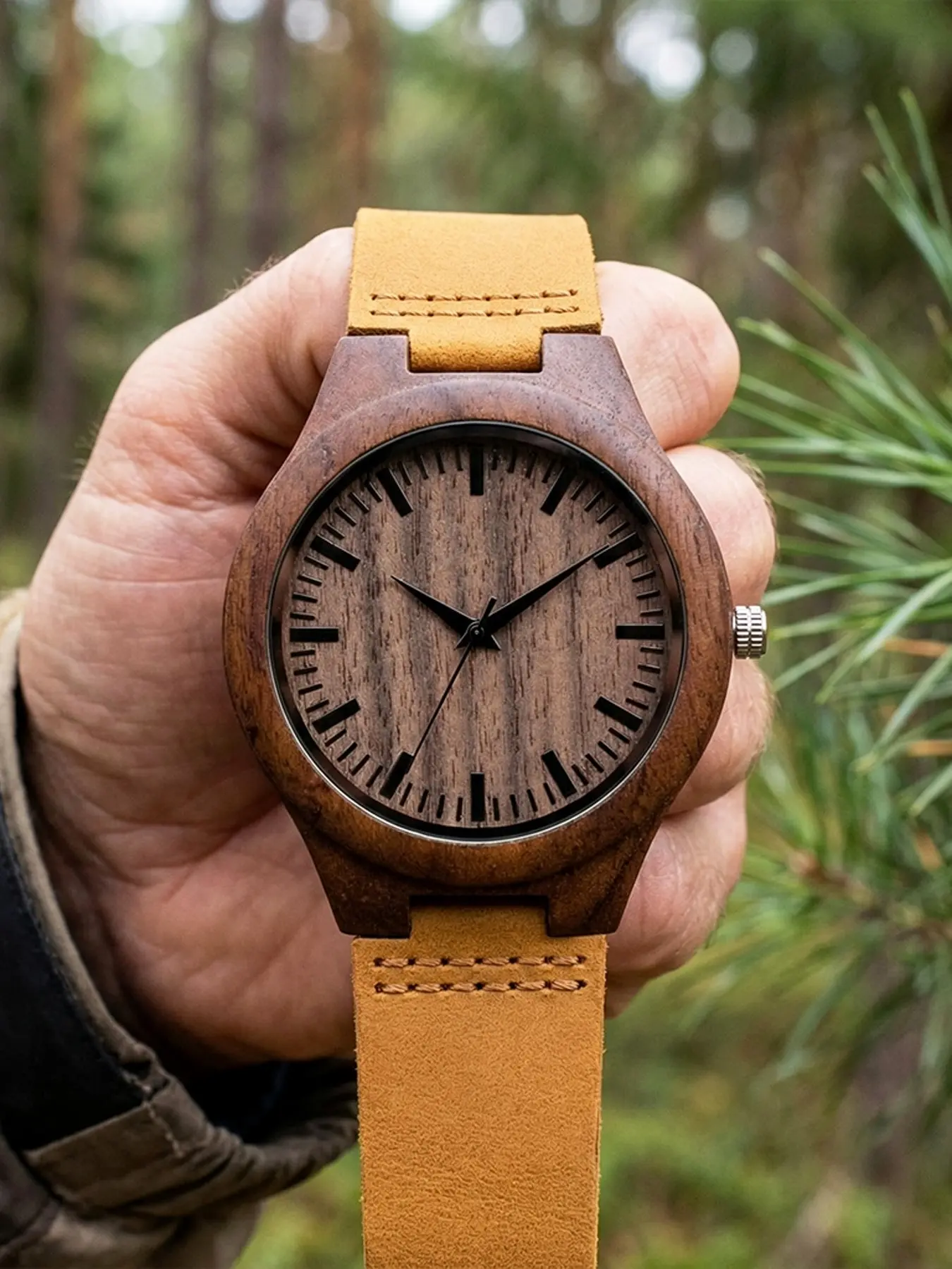 Fashionable Wooden Men's Watch, Walnut Wood Watch, Analog Quartz Watch, Fashionable Wristwatch, Business Casual Watch, Leather Strap, Stylish Timepiece, Durable Design, Perfect Gift