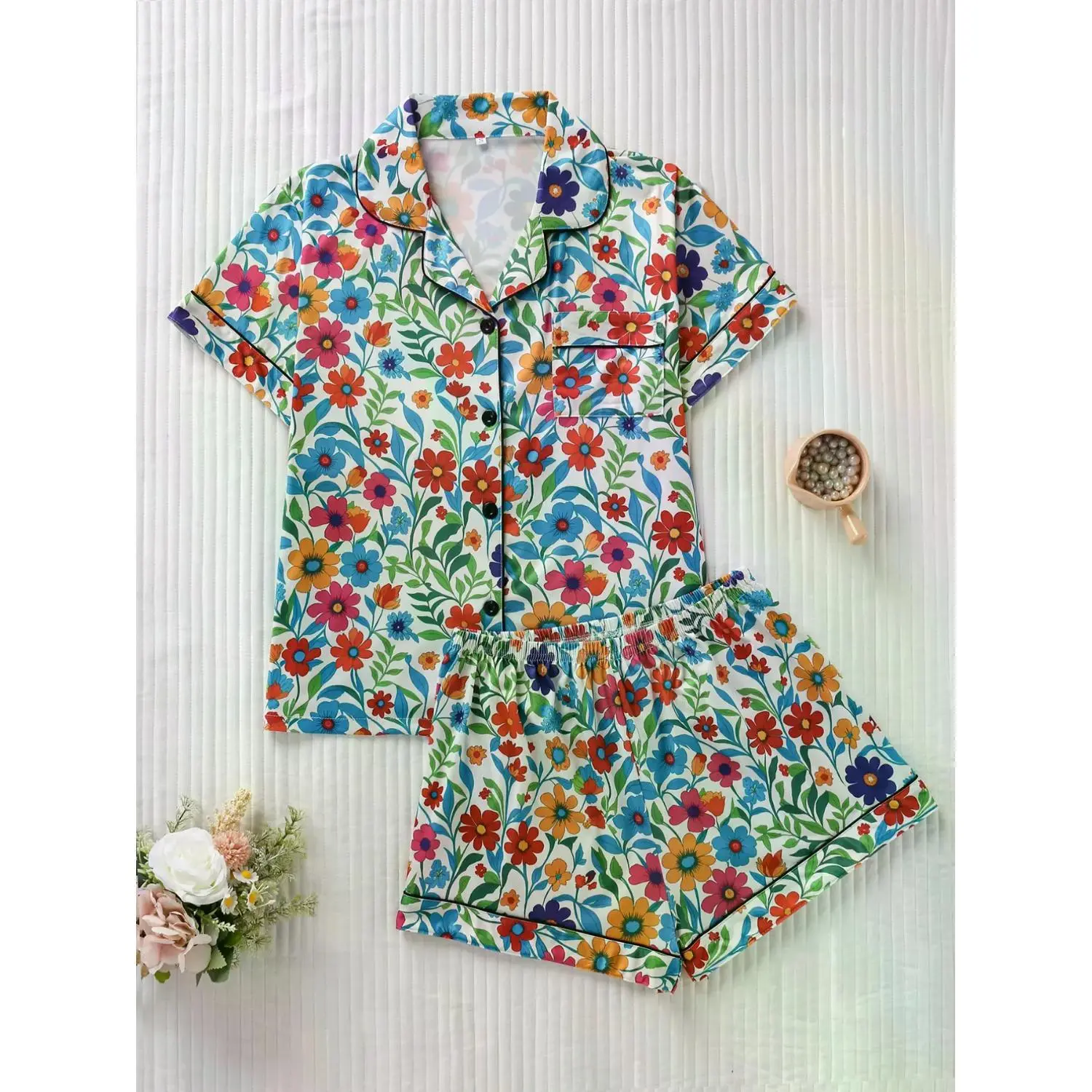 Women's Floral & Leaf Pattern Pajama Set, Short Sleeve Fitted Top & Loose Shorts, All-Season Comfort Sleepwear