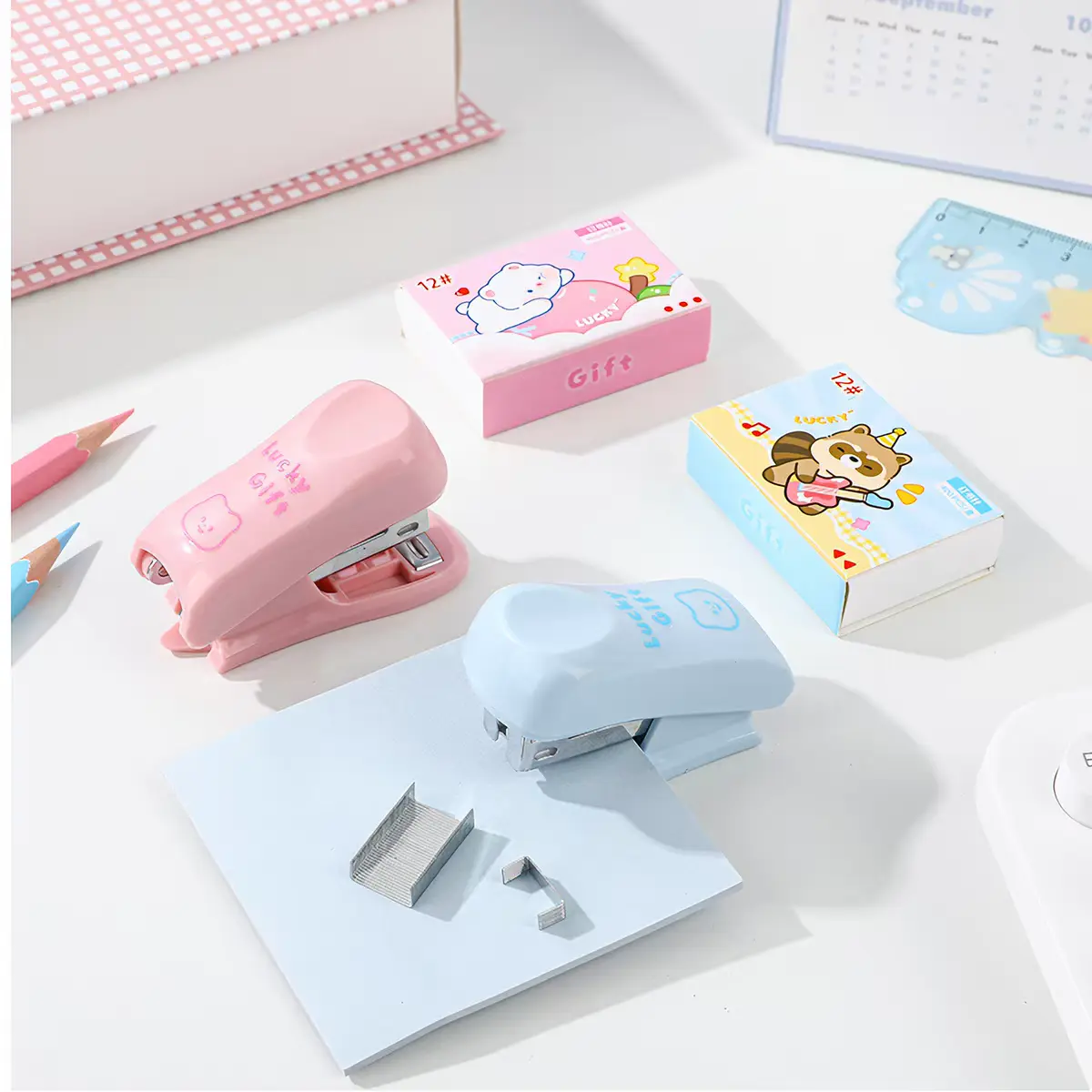Kawaii Mini Stapler Set Cute Cartoon Animal Small Stapler with 12# Staples Portable Pocket Stapler Back to School Stationery for Kids Students Office