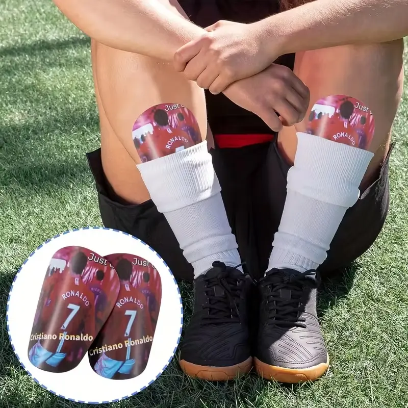 Mini Master Football Shin Guards, Thickened, Unisex, Lightweight and Compact, Fits Calf Comfortably, Suitable for All Seasons, Soccer Training Equipment, Soccer Gear, Soccer Accessories