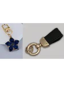 High-end Car Keychain and Metal Sakura Keychain Set, French Short Style, Fashionable Business Bag Accessory