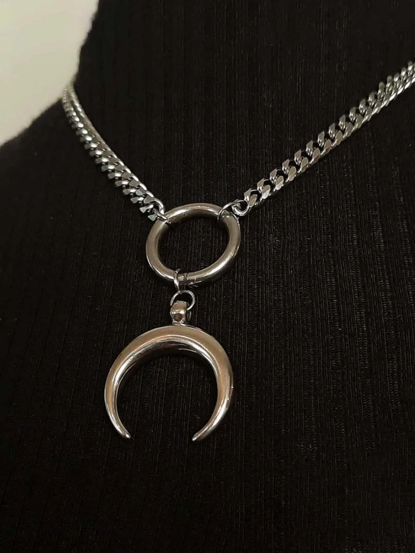 Gothic Style Pendant Necklace, Unique Design Jewelry Accessory, Perfect Gift for Gothic Fashion Lovers, Stylish and Trendy Look, Punk Style Necklace, Alloy Pendant Necklace