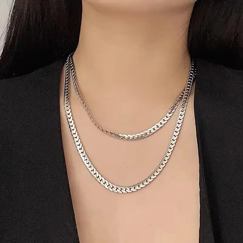 Unisex Funky Silver Chunky Chain Hip-Hop Statement Necklace - Glamorous Peppy Fashion Accessory, Ideal for Parties, Anniversary Gift-Ready, Enhance Your Look, Romantic, Baroque