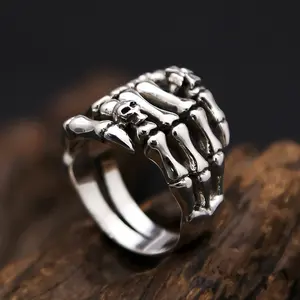 Skull Ghost Claw Ring Retro Exaggerated Personality Versatile Fashion Design Exquisite Men and Women Couple Ring