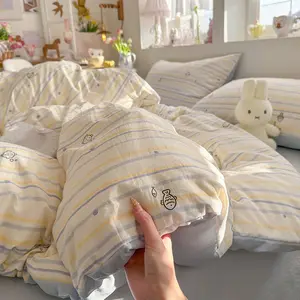 Student Dormitory Three-Piece Set, Home Bedding Four-Piece Set, Fresh Small Floral, Cute Cartoon Kit, Suitable for Bedroom, Guest Room, Soft Washable