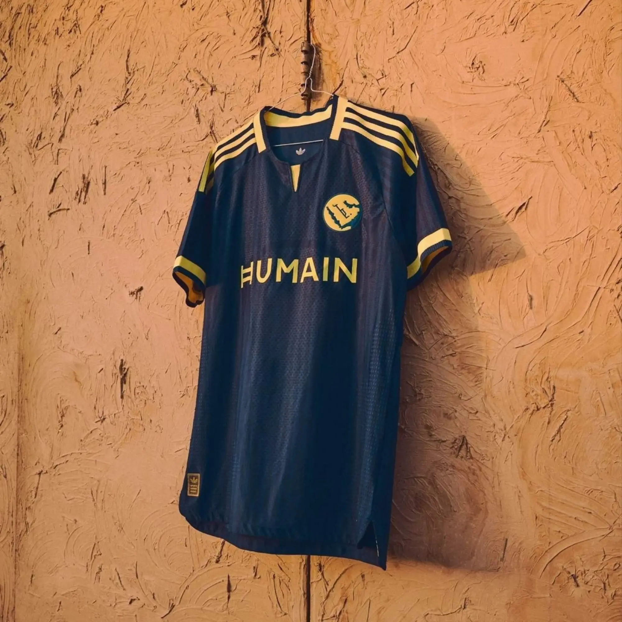 Al Nassr 2026/27 Away Soccer Jersey | Navy & Gold Short Sleeve Football Shirt | Saudi League Match Day Fanwear | Men’s Retro Sports Top