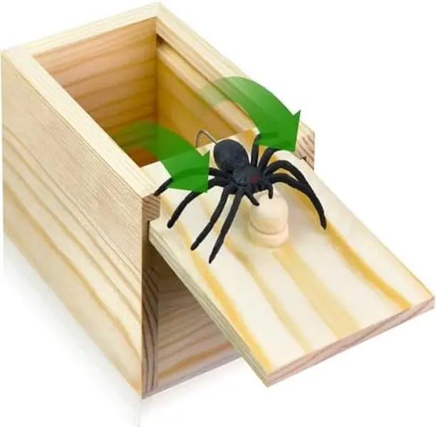 Surprise Spider Prank Box，Handcrafted Spider in a Box Stocking Stuffers,New Year's Surprise Toy and Gag Gift Practical Joke for Adults Men Women Birthday