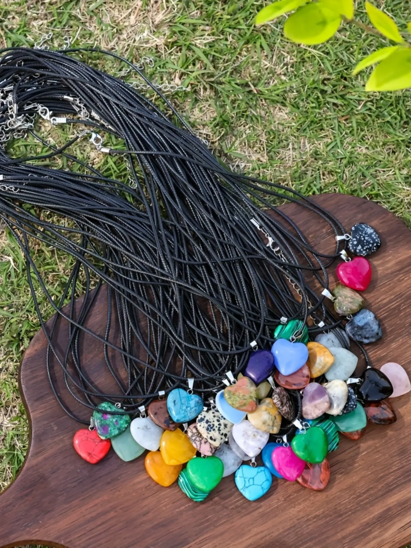 15-Piece Natural Stone Heart Pendant Set, Random Colors, Adjustable Leather Necklace Strap, Ideal for DIY Jewelry Making, Love Heart Necklace, Heart Shaped Necklace, Random Necklaces, Birthday Gift Jewelry