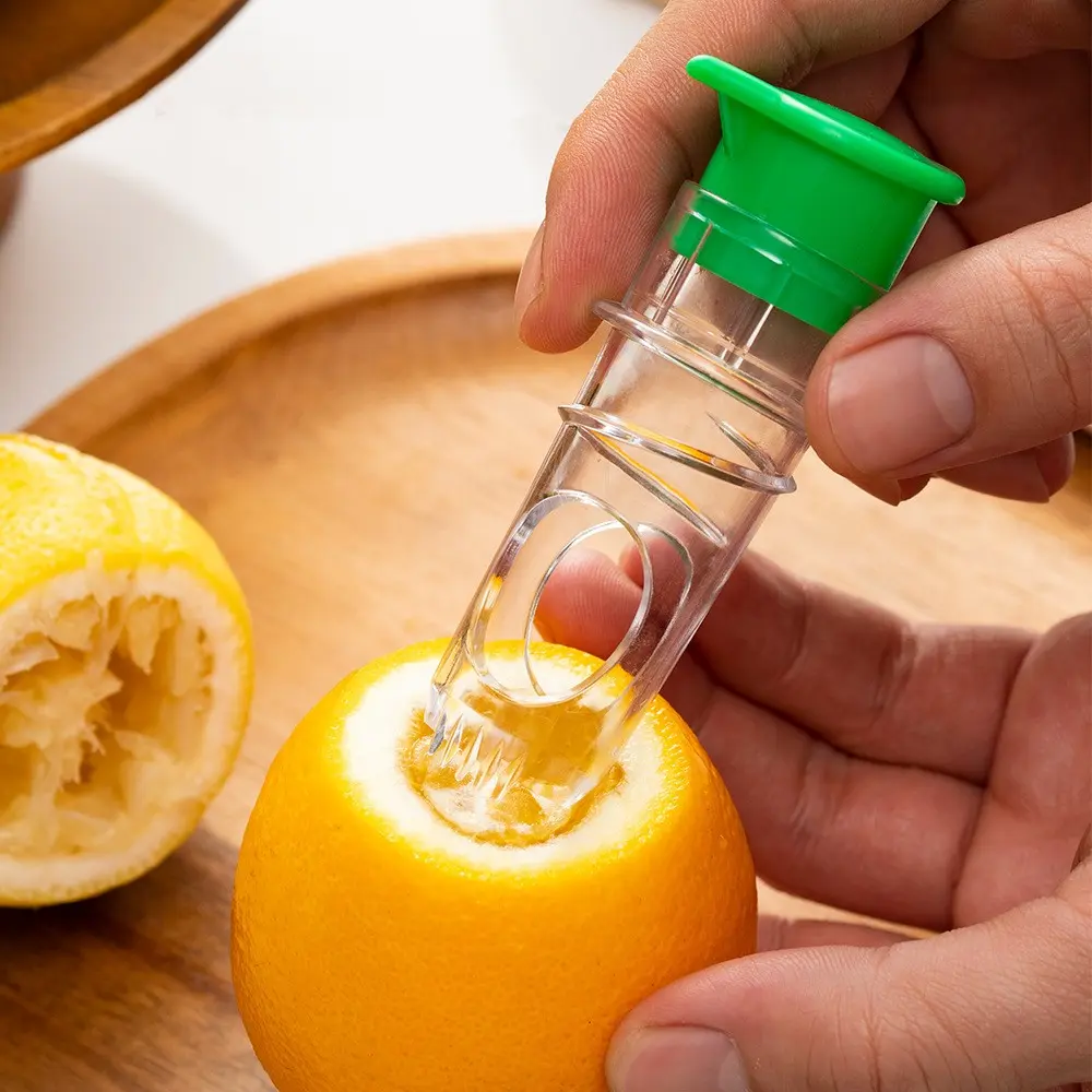 1/2/4 Counts Portable Manual Citrus Juicer, Lemon Squeezer with Built-In Filter, Lightweight Washable Juice Extractor for Lemon & Orange