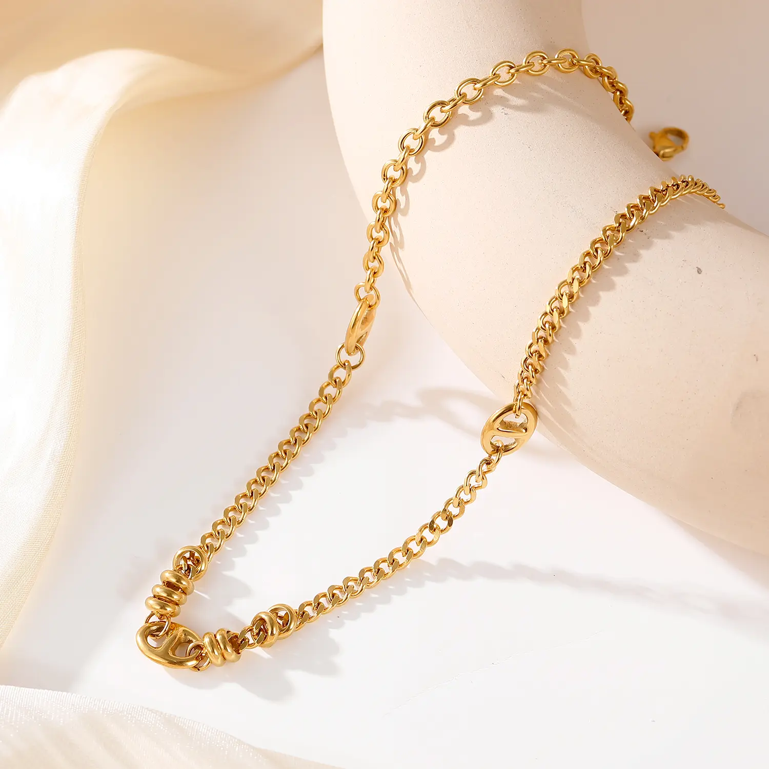 Durable Curb Link Necklace – Y2K Gold Color Splice Chain with Oval Beads, Streetwear Jewelry for Stacking & Layering