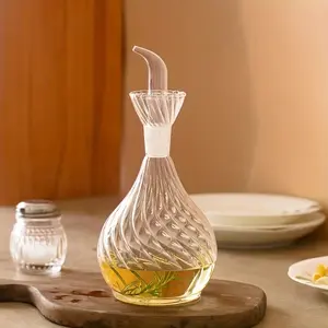 1pc Kitchen Oil Dispenser, Glass Oil Bottle, Heat-Resistant Glass, Striped Texture, No Funnel Needed for Easy Refilling, Oil Bottle with Pourer, Transparent Cooking Oil Dispenser, Cooking Oil Container, Suitable for Cooking