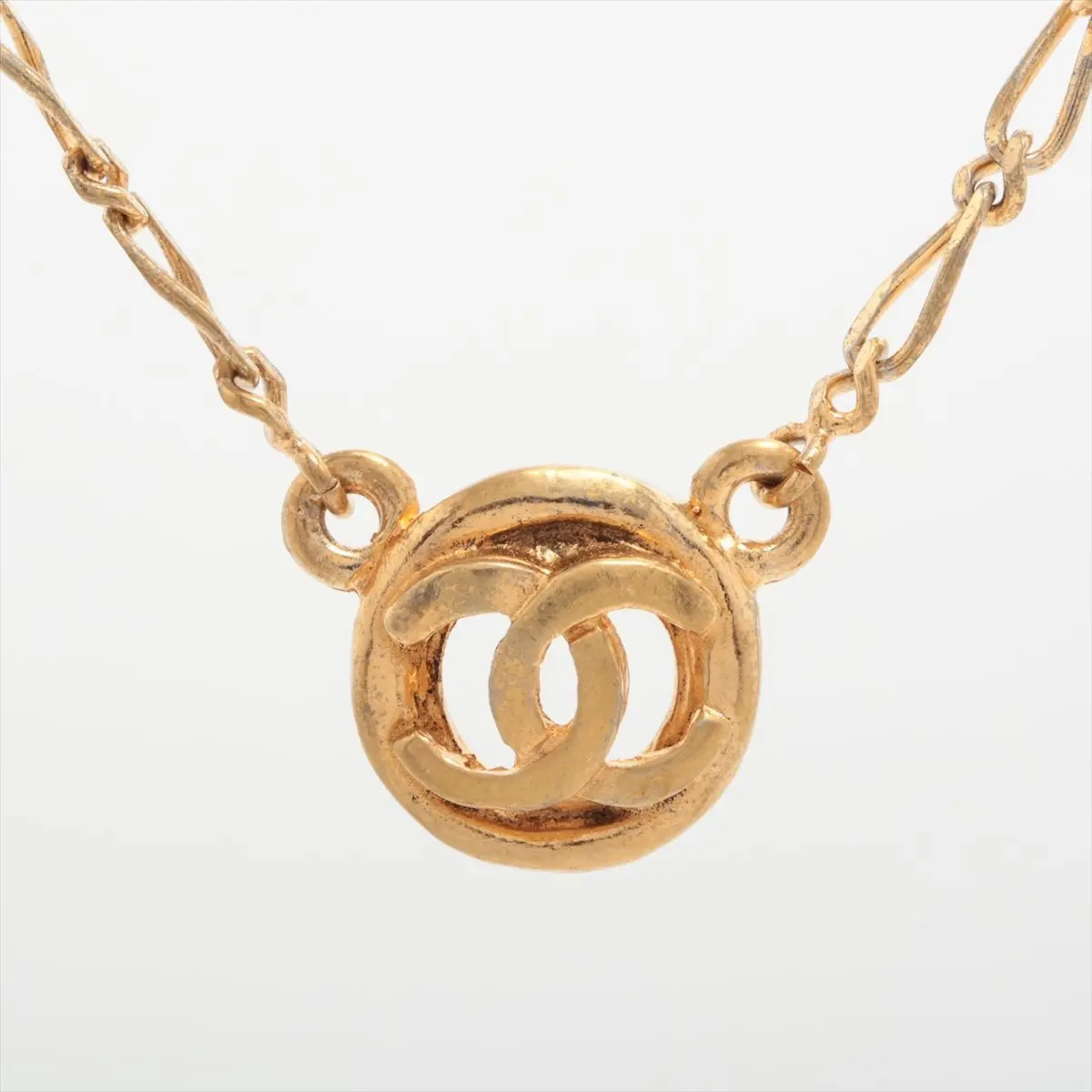 Pre-owned Chanel 1983 CC Medallion necklace