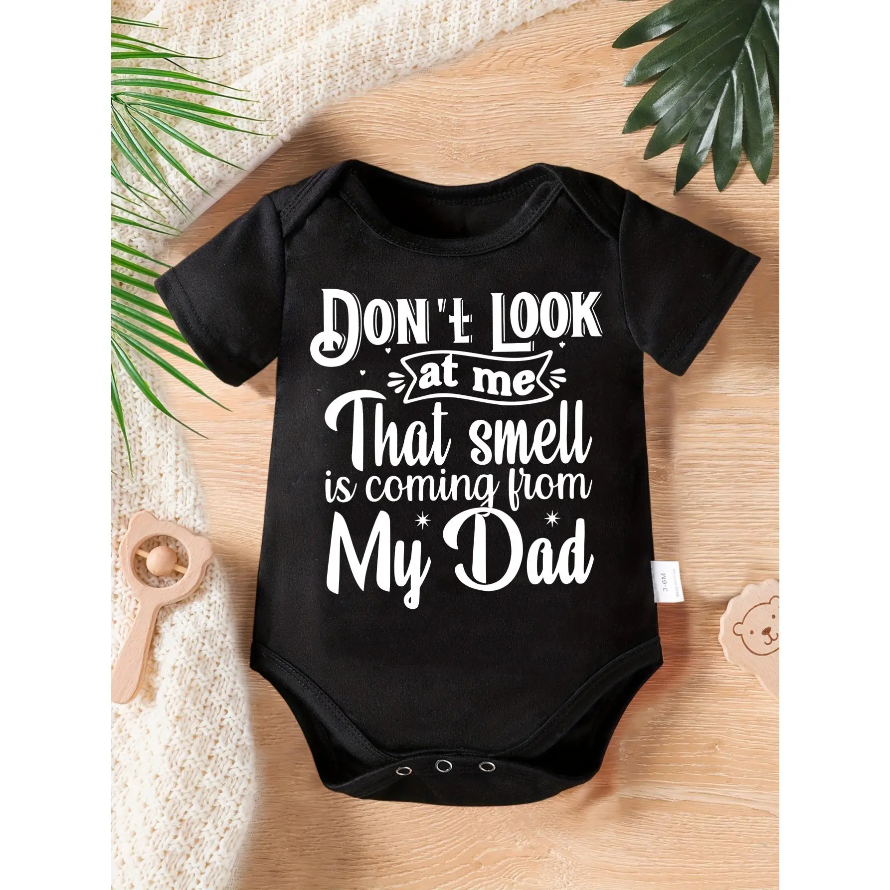 96% Cotton Soft Baby Bodysuit, Round Neck Knitted Onesie with "Don't Look At Me That Smell Is Coming From My Dad" Print, Button Detail, Regular Fit, Versatile All-Seasons Baby Bodysuit, Letter Print Bodysuit