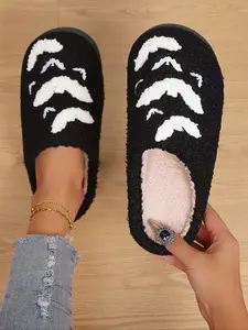Winter Halloween Cartoon Bat Slippers, Cute High-Quality Anti-Slip Home Shoes, Comfortable and Fashionable Indoor Footwear, Fuzzy Warm Slippers