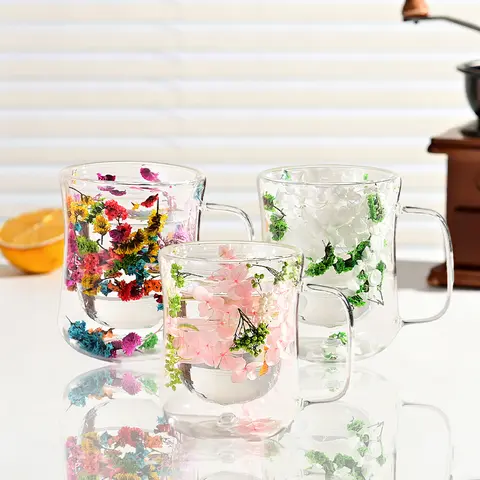 Double Glass Flower Tea Cup 220ml Transparent Insulated Coffee Mug with Embedded Natural Flowers for Daily Hydration and Stylish Gift. Perfect for use as a drinkware tumbler on the go, it makes an excellent gift for Christmas and the New Year. Aesthetic