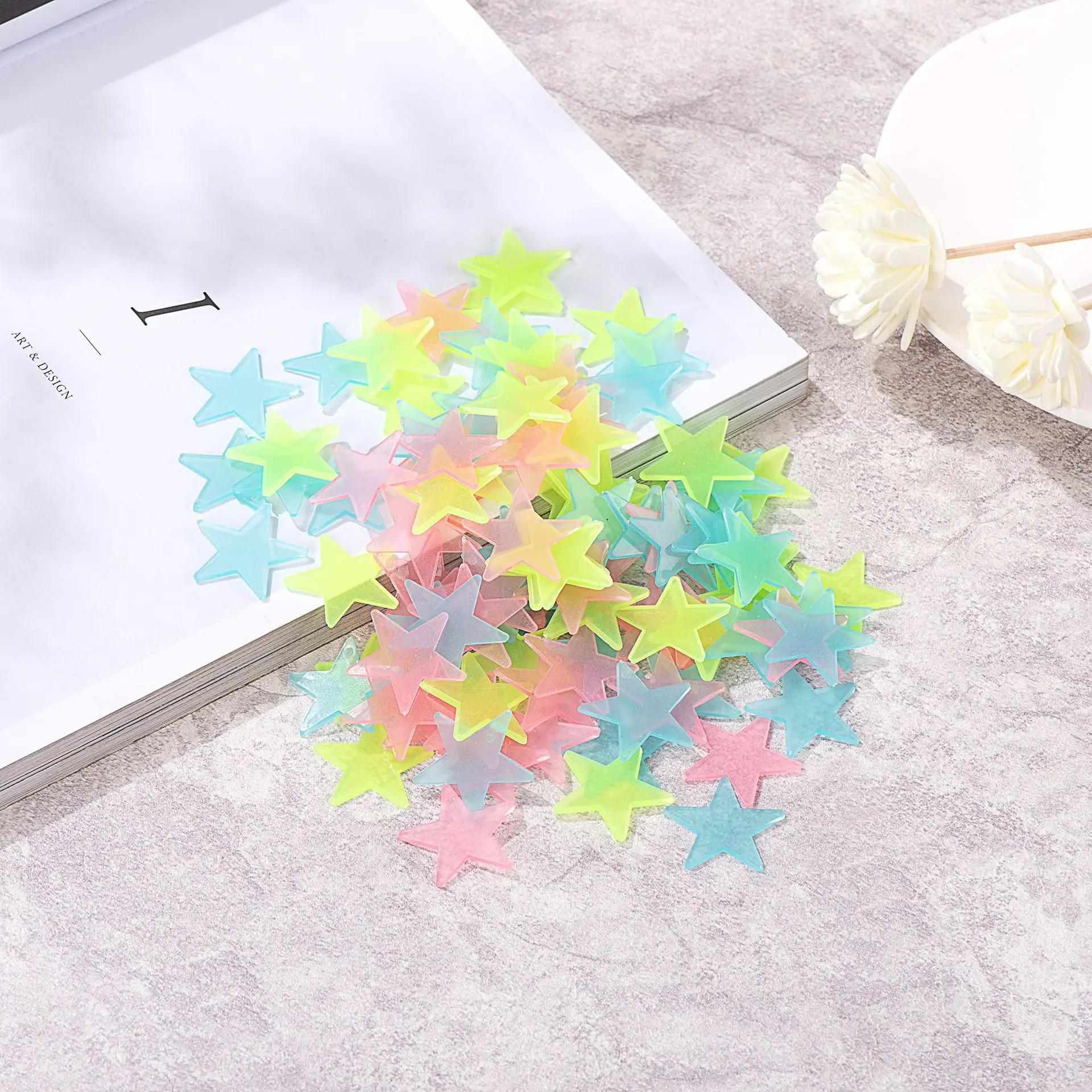 2pcs Glow-in-The-Dark Fluorescent Noctilucent Plastic Stars, Peel-and-Stick Decorative Wall Decals, Accent Wall Sticker Deco for Kids’ Bedroom Night Sky Aesthetic Home Art Decor Nursery Ceiling