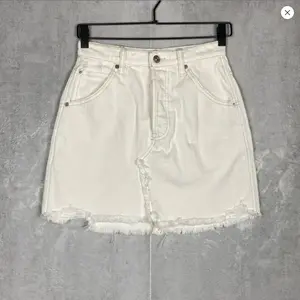 Free People white denim skirt size 25