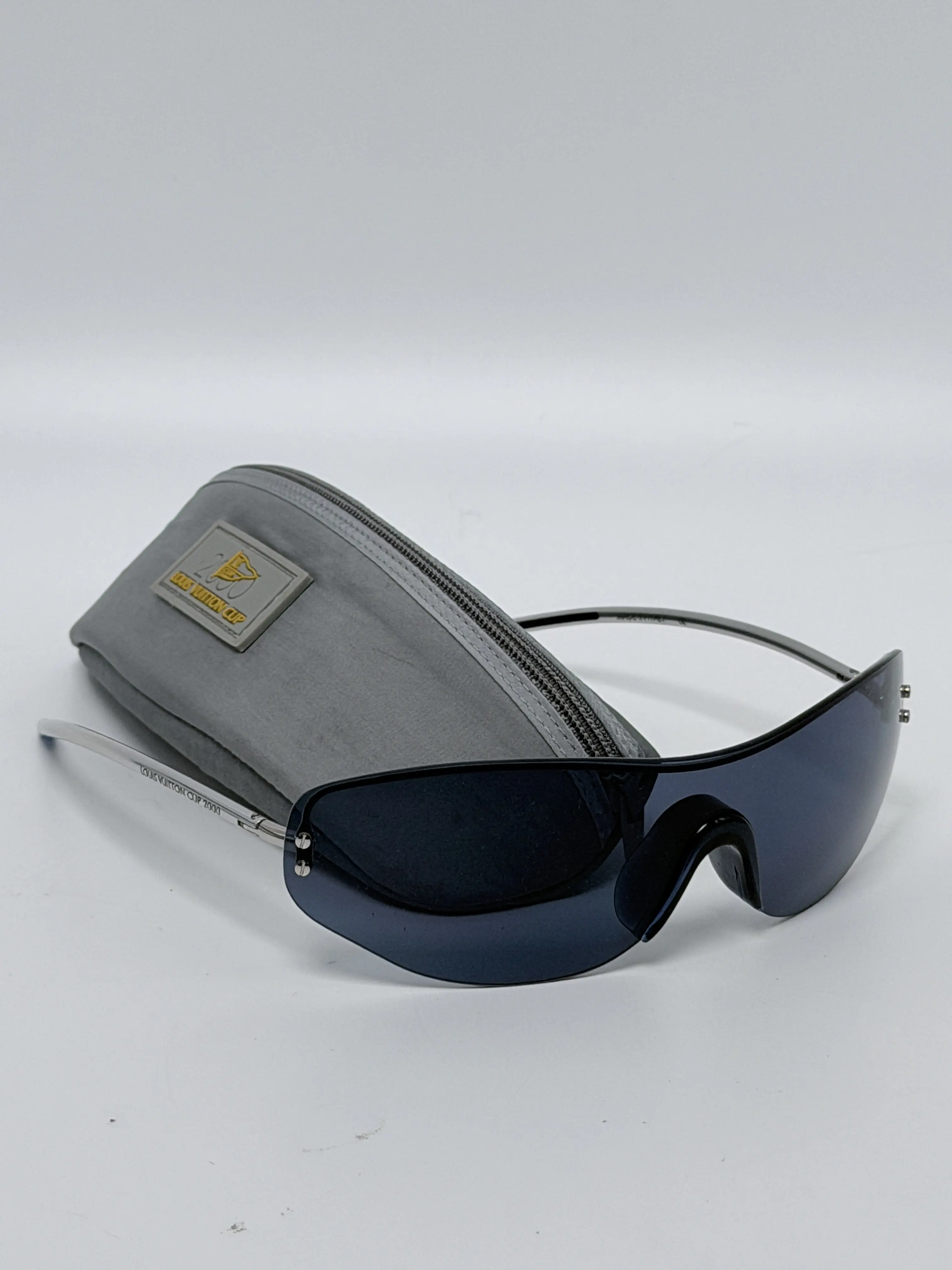 Pre-owned Louis Vuitton Cup 2000 Blue Rimless Shield Sunglasses LV003S