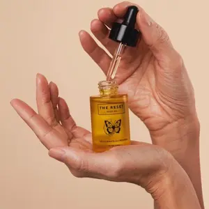 The Reset Oil - Crafted with love and expertise by renowned Facial Rejuvenation Artist and Registered Nurse Nousha Salimi, this exquisite face oil is the pinnacle of natural rejuvenation.