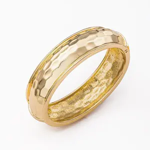 Women's Gold Hoop Bracelet Minimalist Stretch Bangle Stackable Chunky Cuff Jewelry Aesthetic Everyday Accessories for Stylish Outfits
