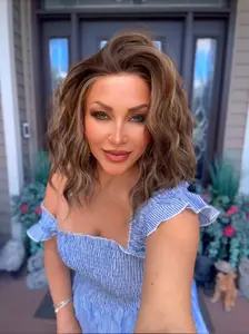AISOM Chloe Cashmere Mocha Short Water Wave Wig with Scandinavian Hairline Summer Wig Low Density 120% Glueless Wig for Daily Use