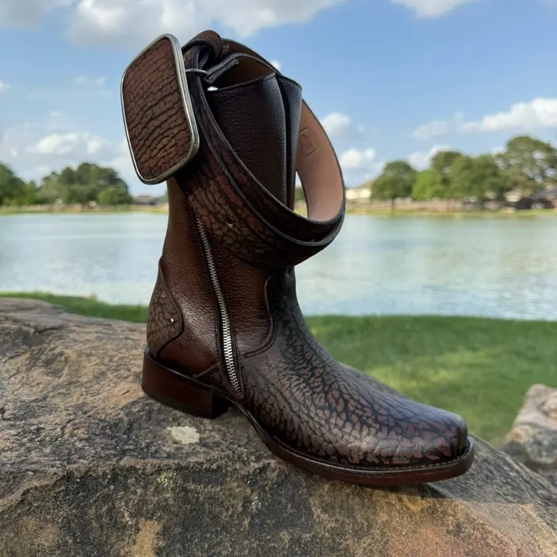 CUELLO DE TORO - Brown Leather Boots with Zipper Closure and Embossed Sole Design
