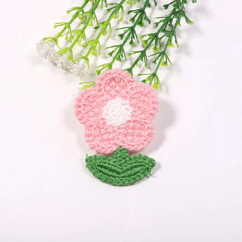 Fashionable and cute colorful leaf-shaped fabric embroidery patches